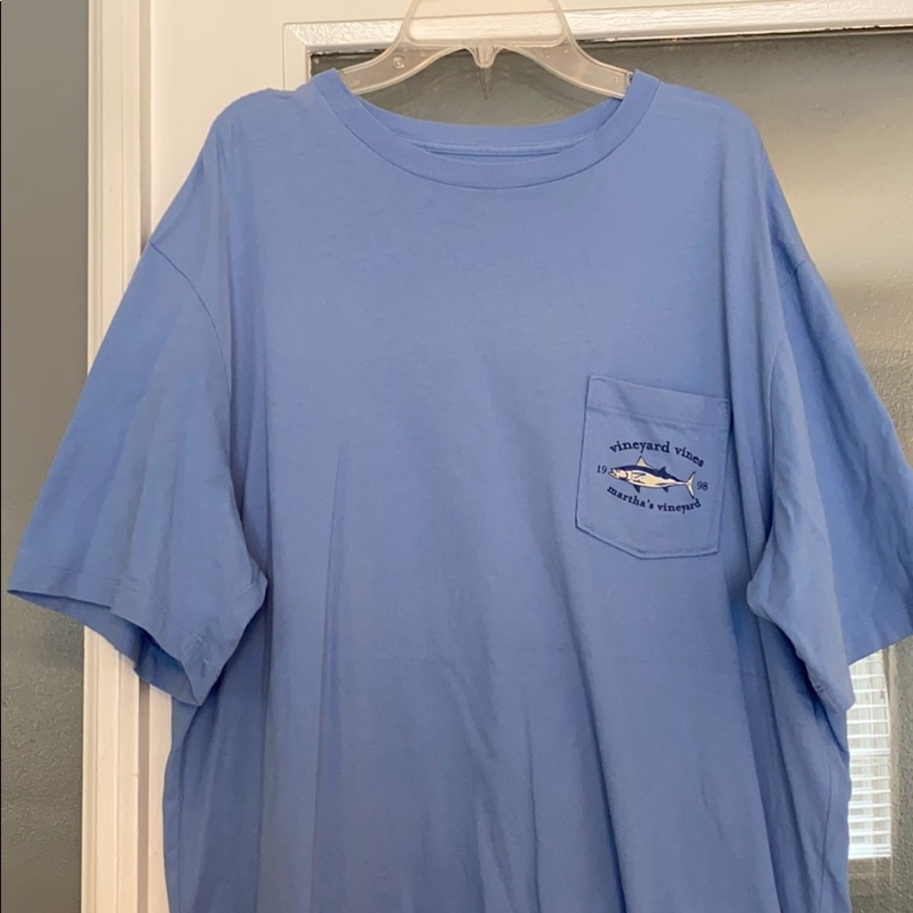 Men’s Vineyard Vines t shirt